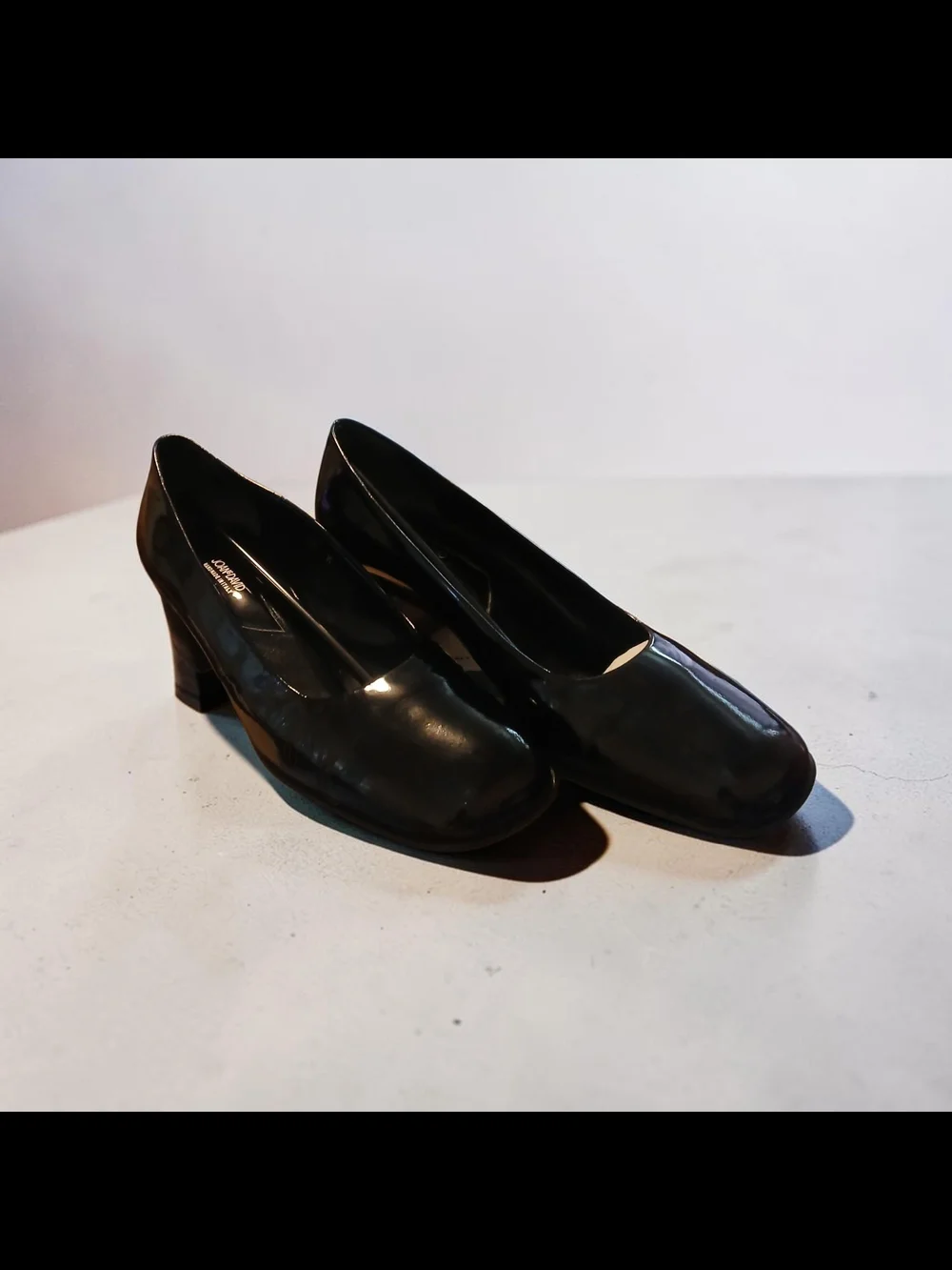 Vintage Jon And David Classic Black Leather Women's Low Heel Pumps